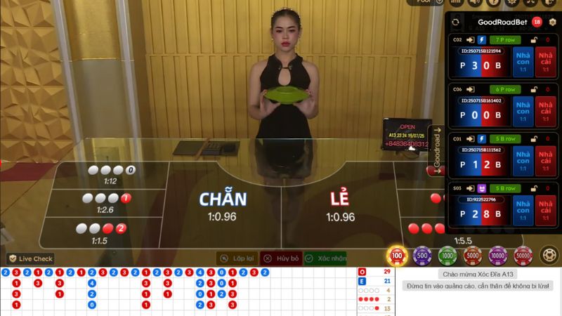 Xóc đĩa 1 Bàn cược xóc đĩa có dealer là người thật tại nhà cái